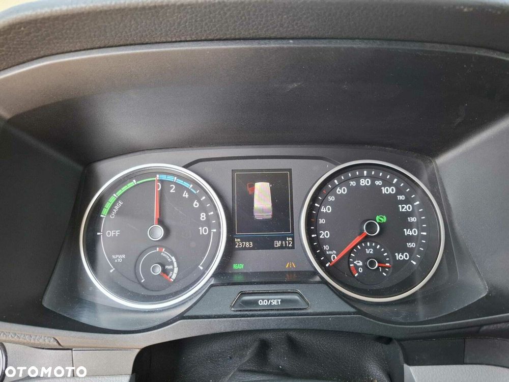 Volkswagen FURGON 3.640 35 100 kW AUTOMAT 1-G - 11