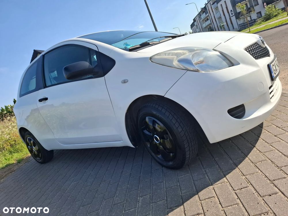 Toyota Yaris 1.0 Luna A/C - 3