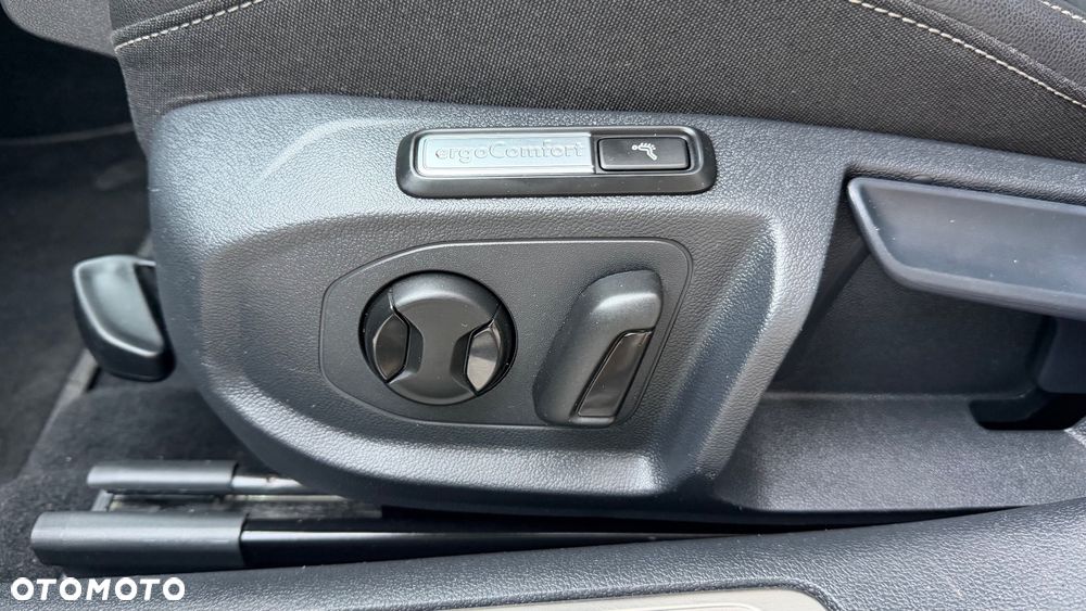 Volkswagen Arteon 2.0 TDI SCR 4Motion DSG R-Line - 14