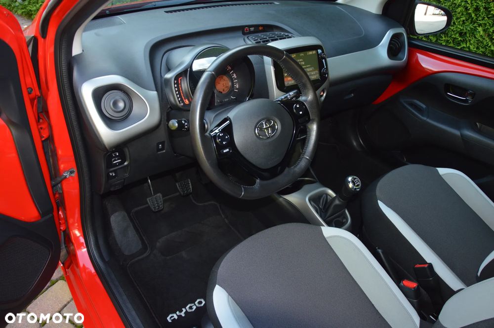Toyota Aygo x-play touch - 9