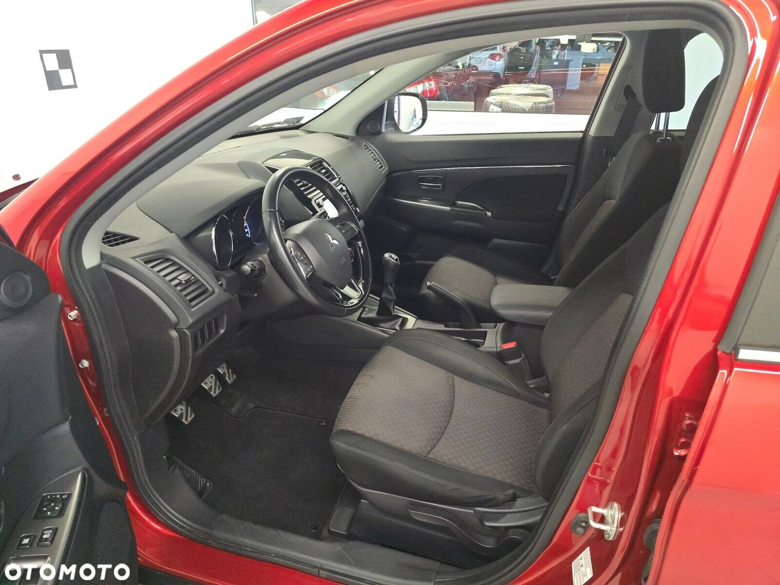 Mitsubishi ASX - 8