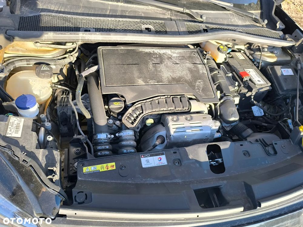 Peugeot 2008 1.2 Pure Tech GPF Style S&S - 4