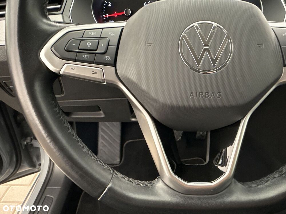 Volkswagen Passat - 23