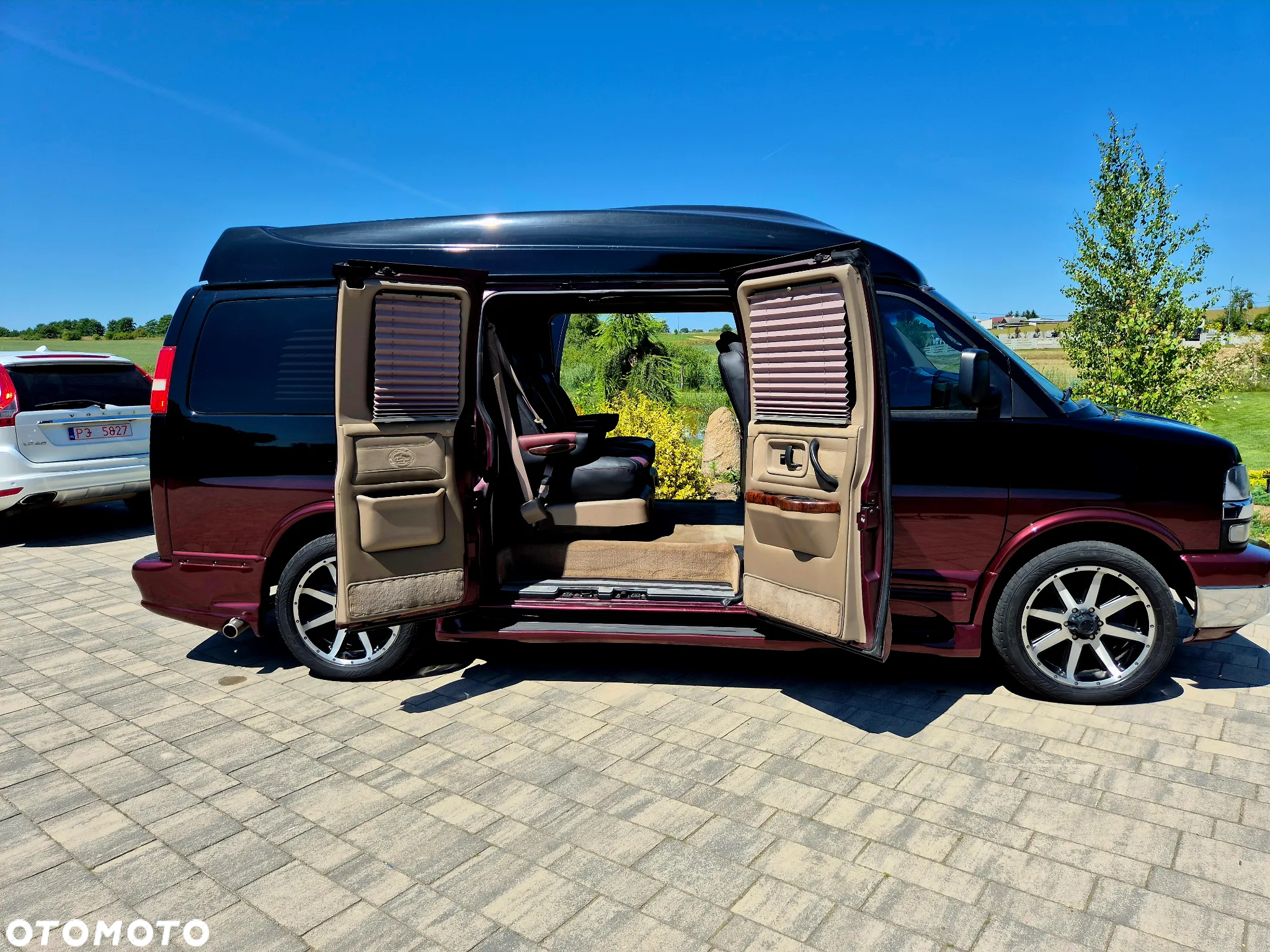 Chevrolet Express - 13