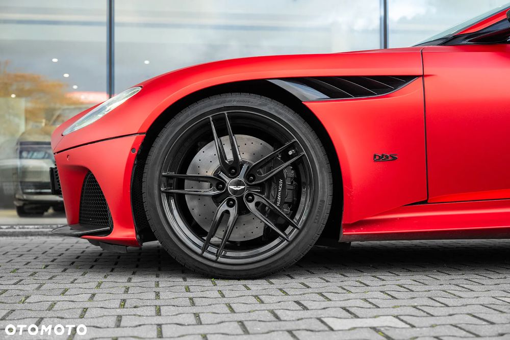 Aston Martin DBS - 10