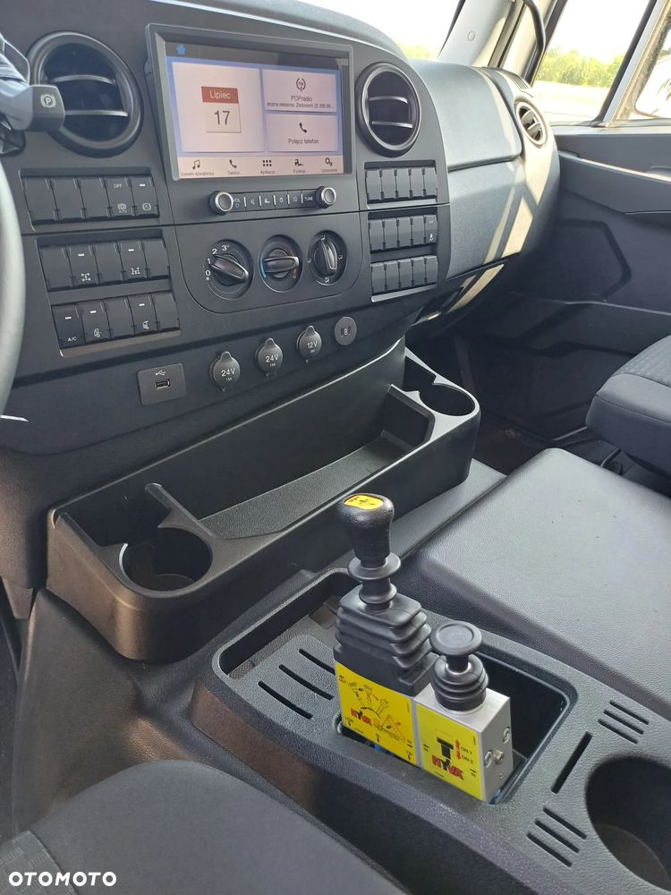 Ford F-LINE - 23