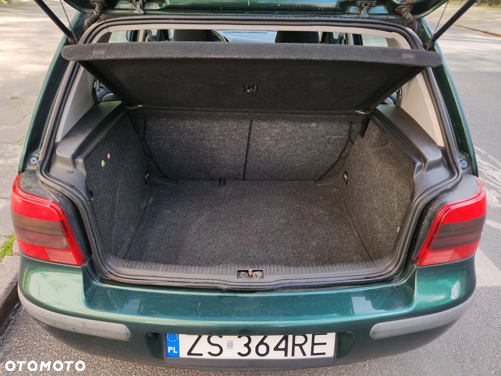 Volkswagen Golf 1.6 Comfortline - 18