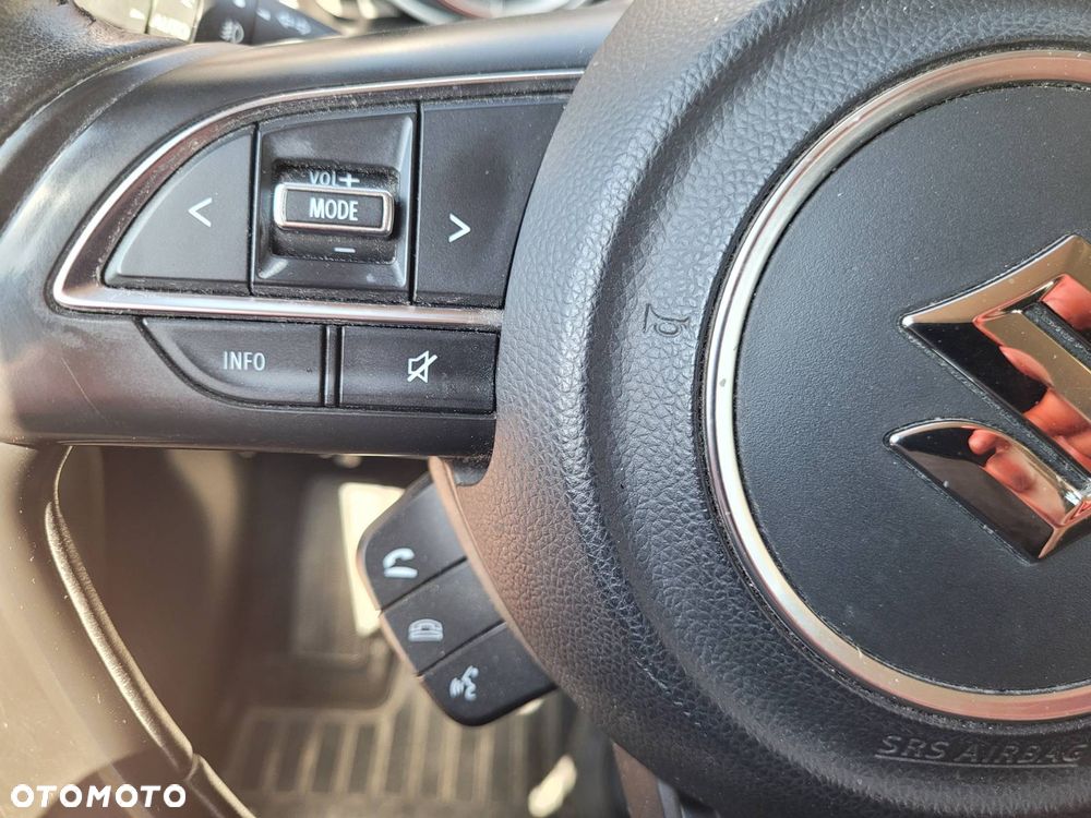 Suzuki Swift 1.2 Premium Plus - 4