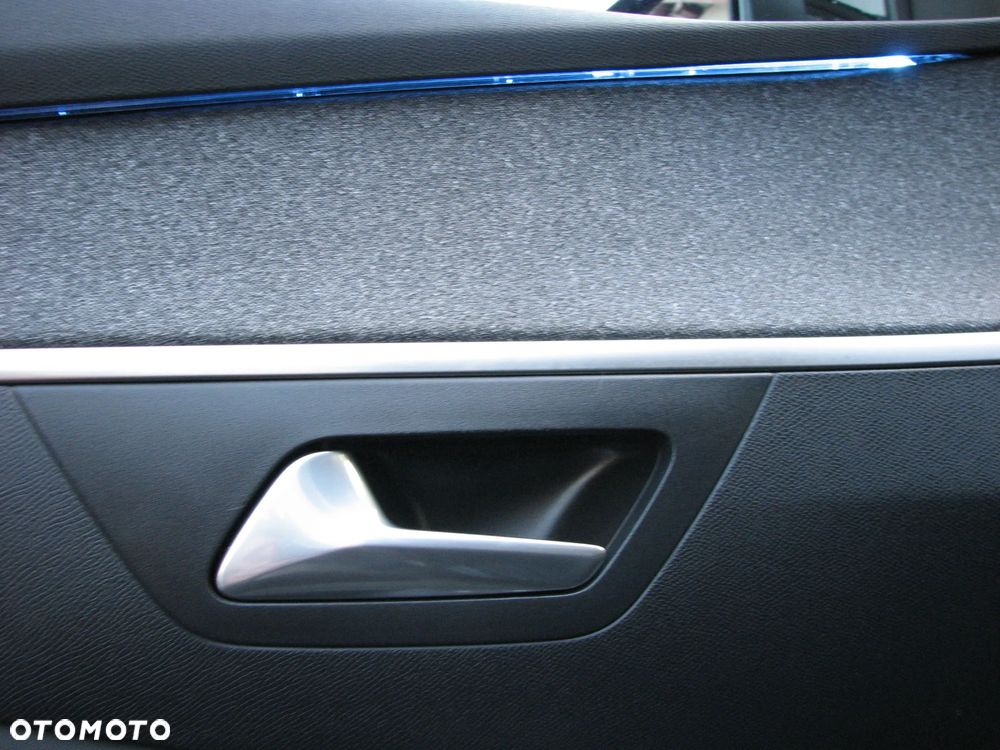 Peugeot 3008 BlueHDi 130 Stop & Start EAT8 Allure - 32