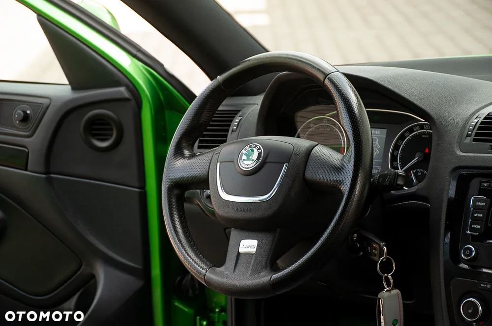 Skoda Octavia 2.0 TSI RS - 31