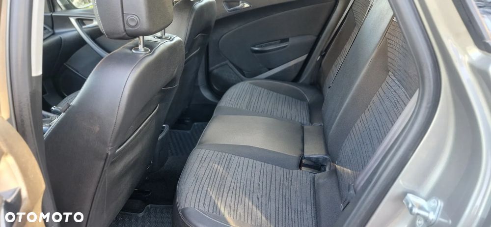 Opel Astra IV 1.6 Cosmo - 29