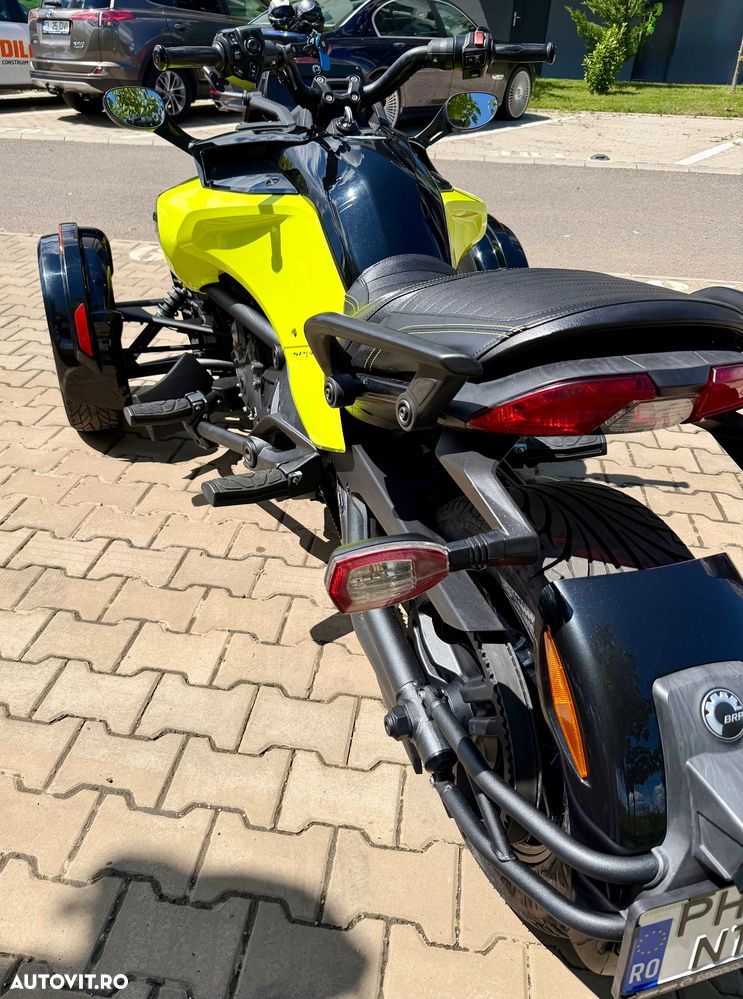 Can-Am Spyder - 4