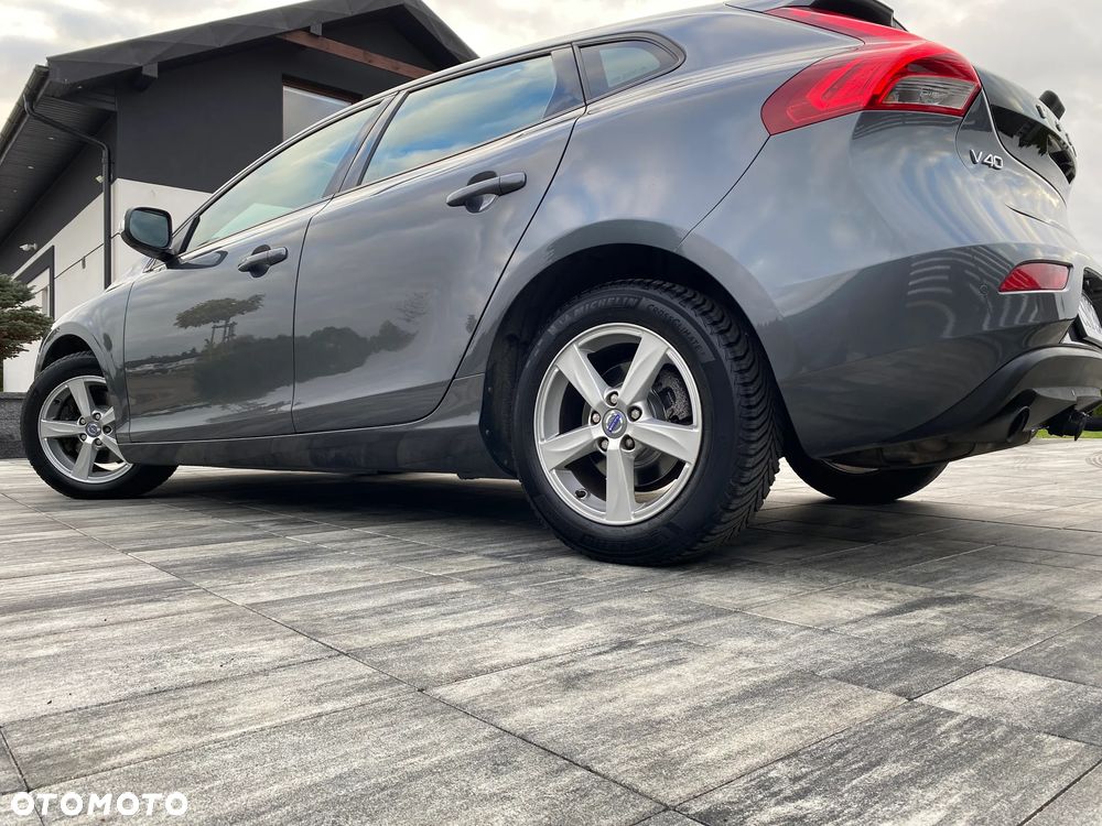 Volvo V40 T3 Momentum - 13