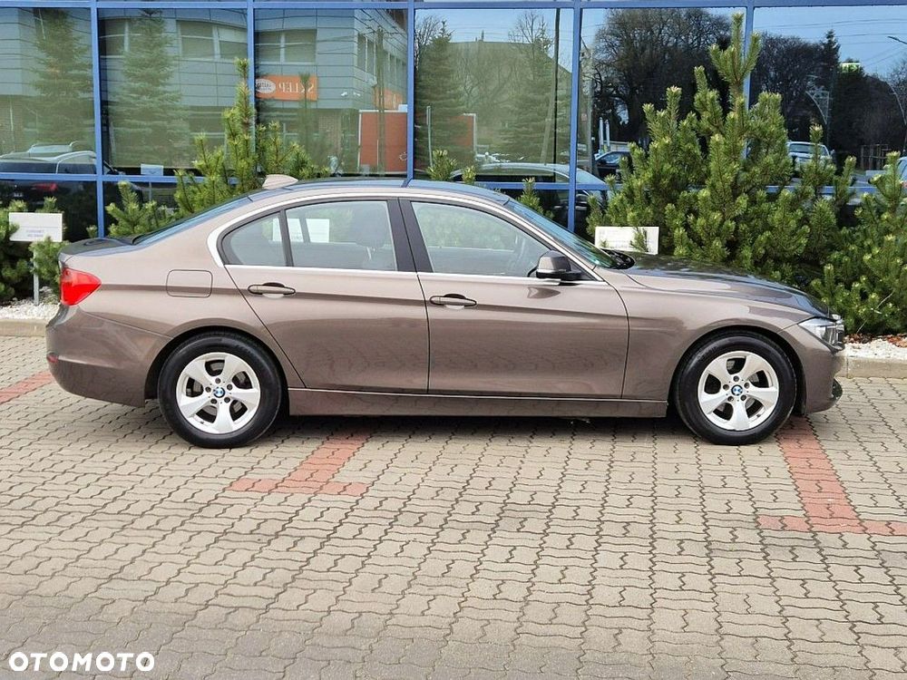 BMW Seria 3 320d Efficient Dynamic Edition - 16