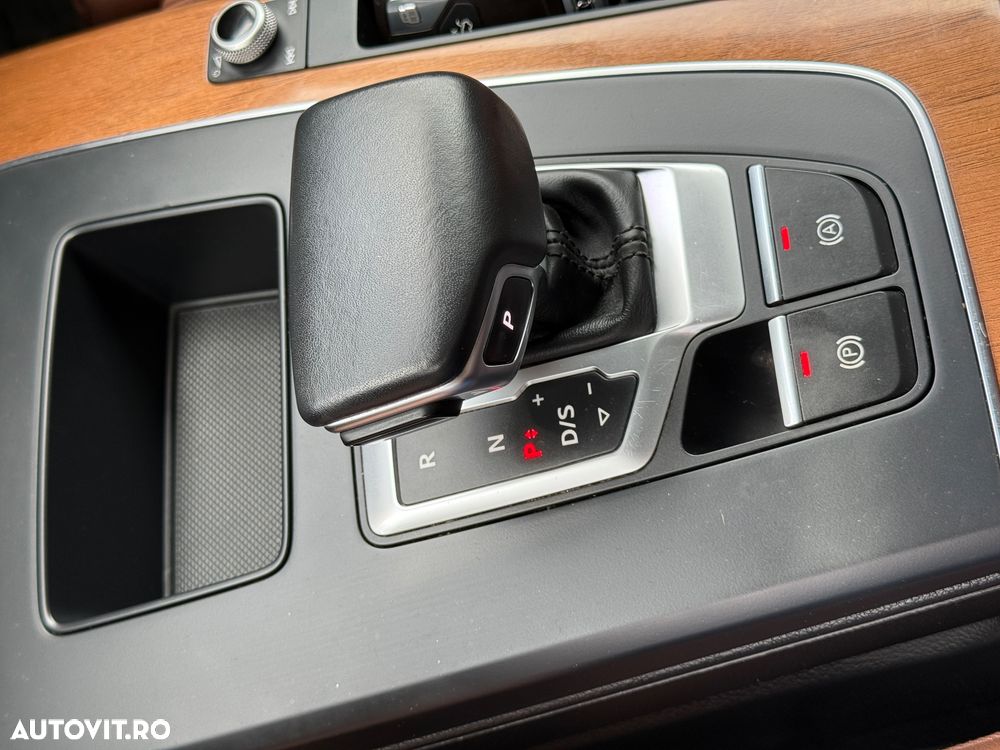 Audi Q5 35 TDI quattro S tronic - 38