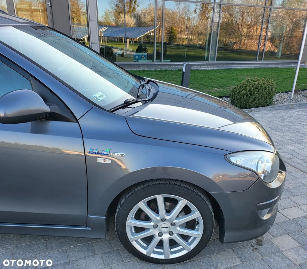 Hyundai i30 1.6 CRDi Base + - 12