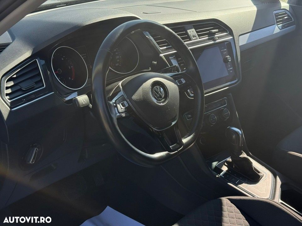 Volkswagen Tiguan - 16