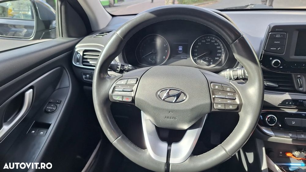 Hyundai i30 1.4 100CP 5DR M/T Comfort - 7