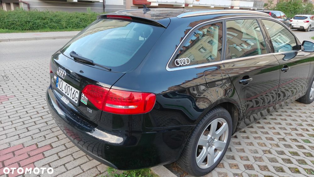 Audi A4 Avant 2.0 TDI DPF Ambiente - 4