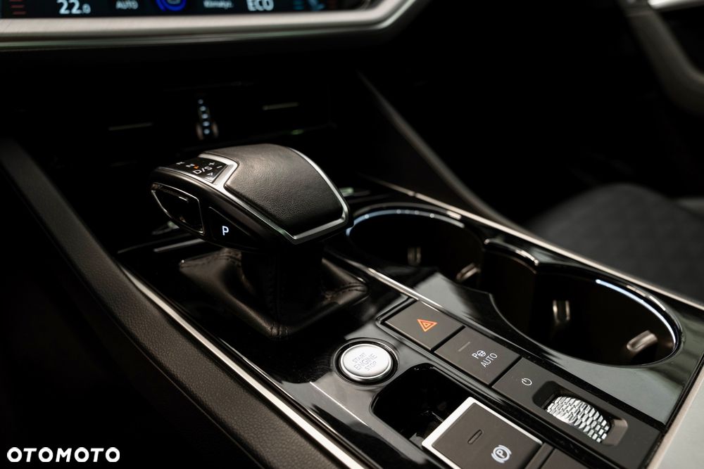 Volkswagen Touareg 3.0 V6 TFSI Plug-In Hybrid 4Mot Elegance - 36
