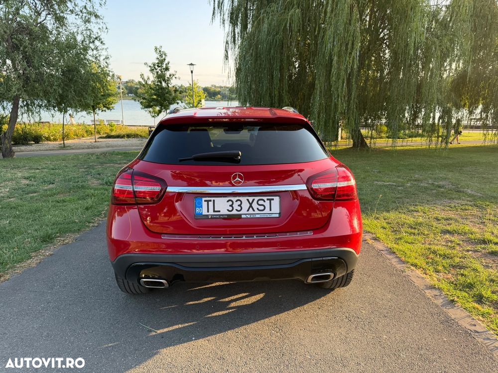 Mercedes-Benz GLA 200 - 2