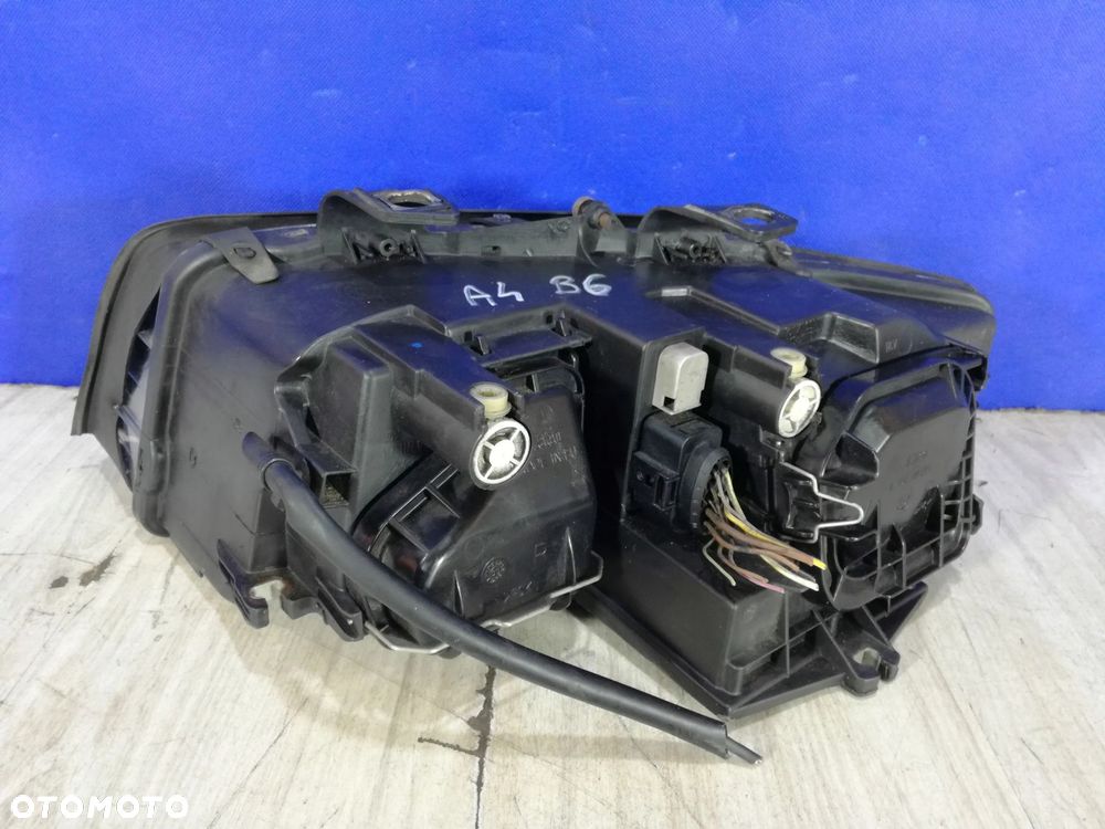 Audi A4 B6 lampa reflektor przód prawa Europa - 2