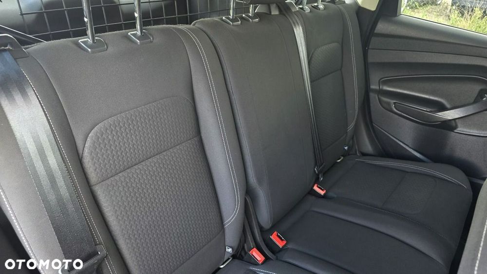 Ford Kuga - 12