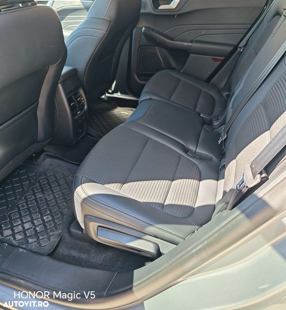 Ford Kuga - 2