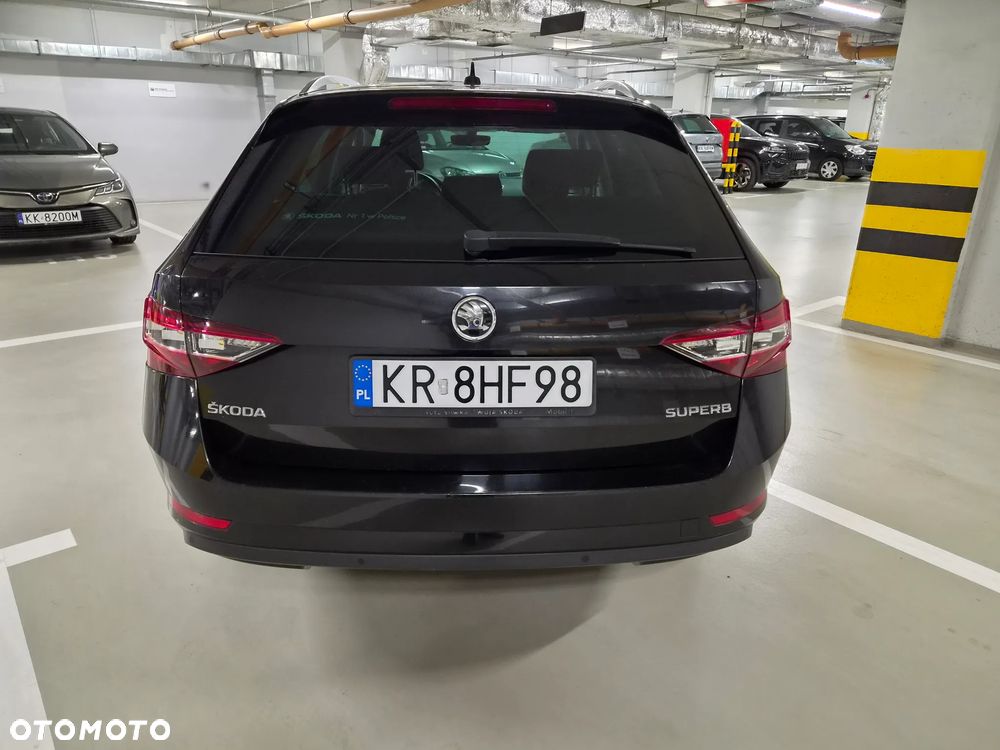 Skoda Superb 2.0 TDI Ambition DSG - 6