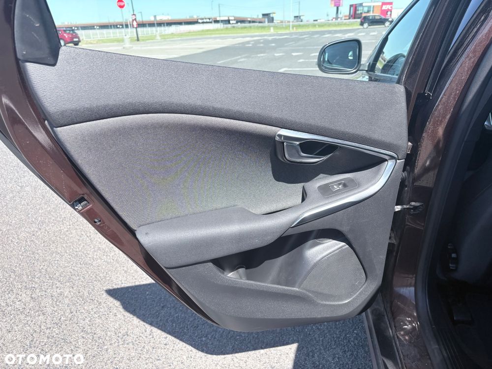 Volvo V40 D2 Geartronic Momentum - 33