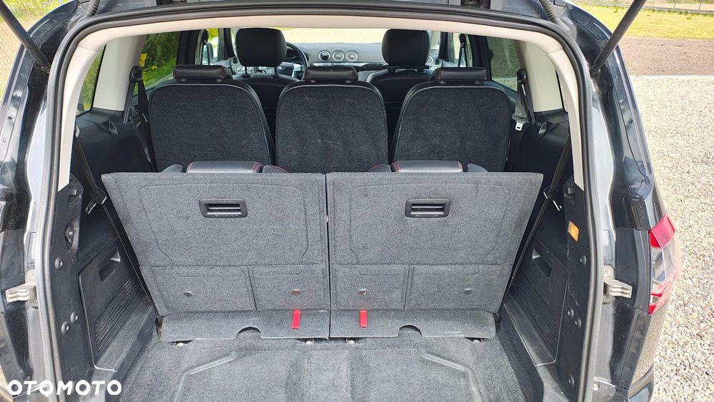 Ford S-Max - 13