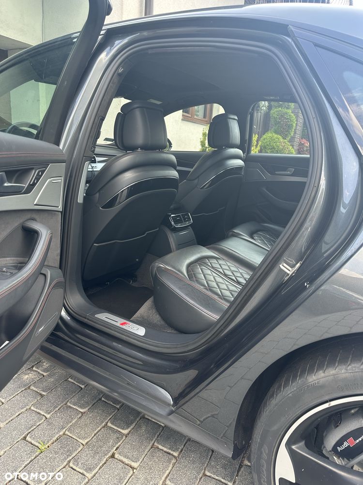 Audi S8 - 7