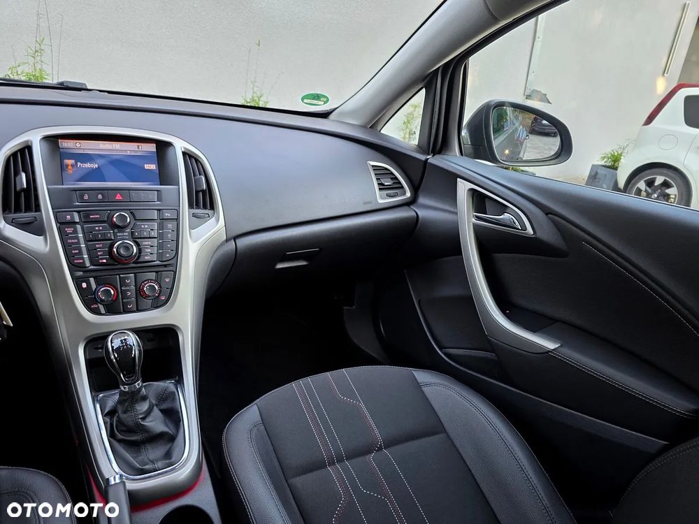 Opel Astra 1.4 T Cosmo - 19