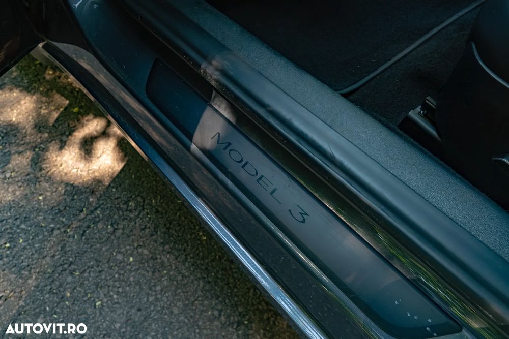 Tesla Model 3 - 16