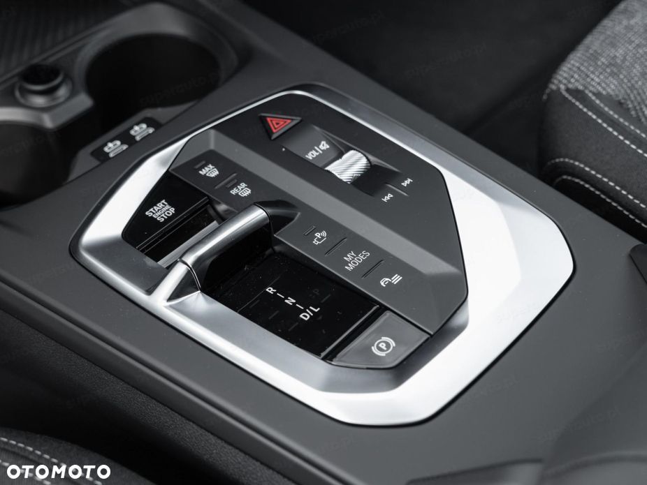 BMW Seria 1 120 mHEV - 13