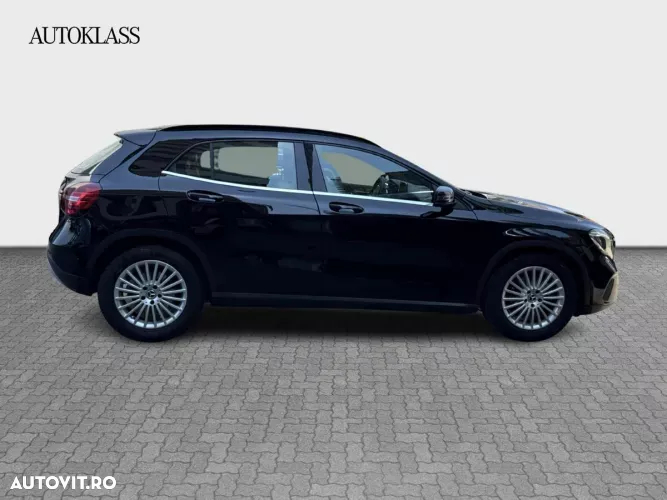 Mercedes-Benz GLA - 4