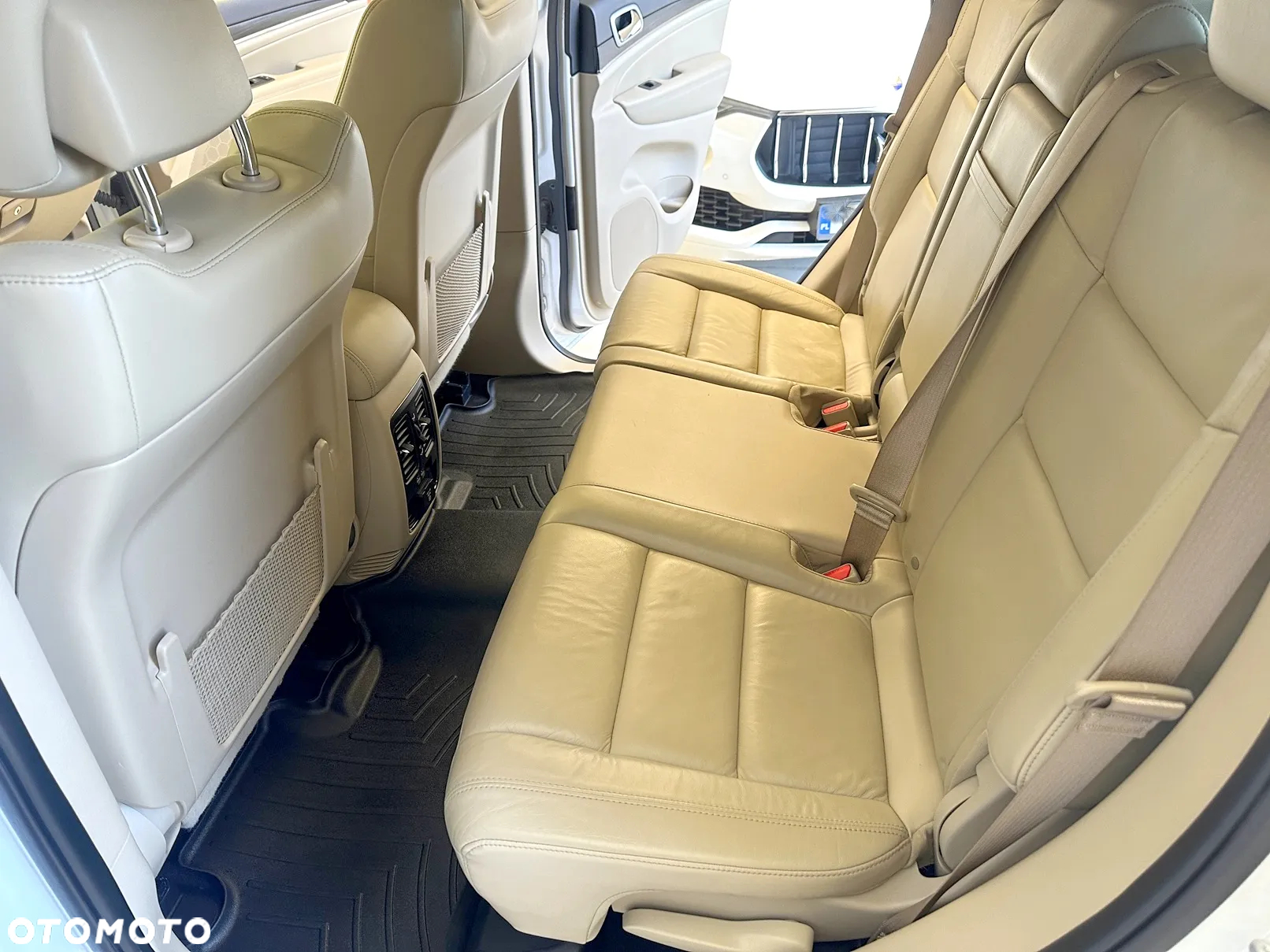 Jeep Grand Cherokee - 8