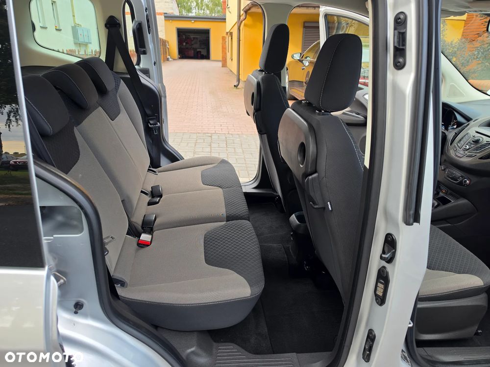 Ford Tourneo Courier 1.5 TDCi Trend - 19