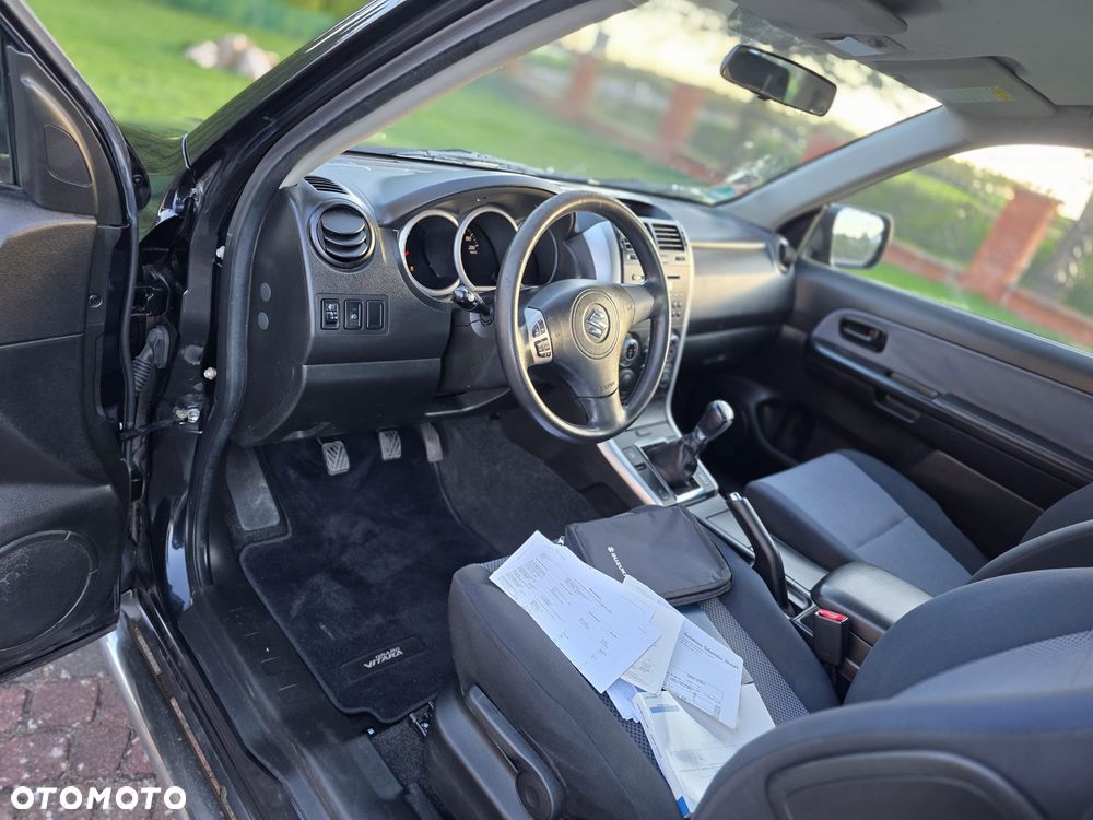 Suzuki Grand Vitara 1.6 Black&White - 21
