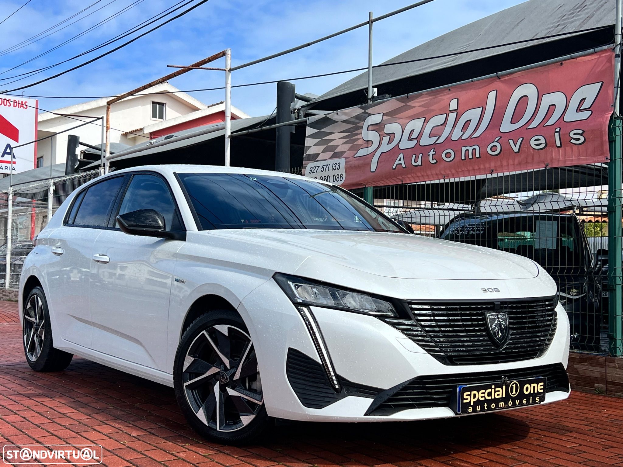 Peugeot 308 1.6 Hybrid Allure Pack e-EAT8 - 1