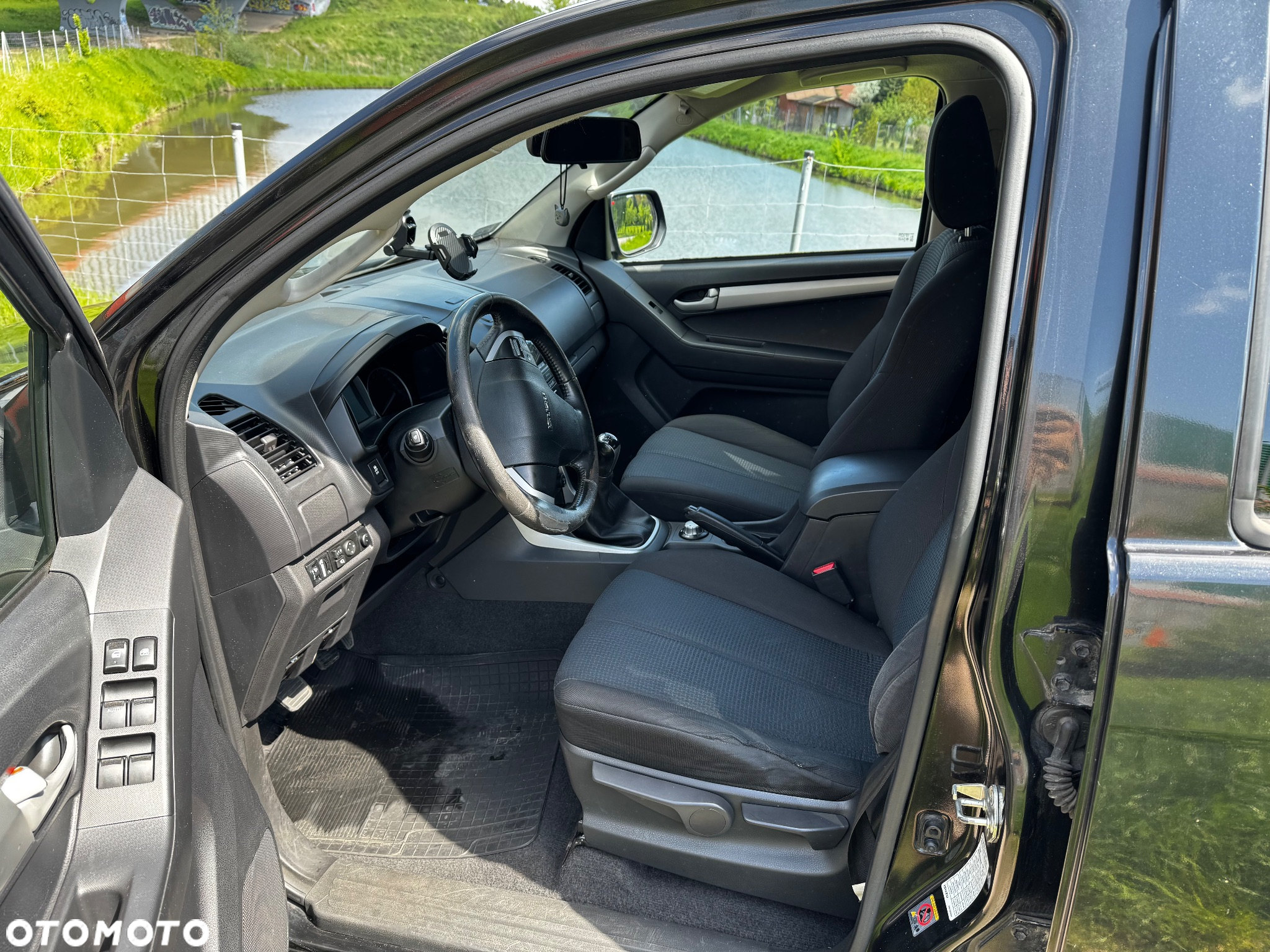 Isuzu D-Max 2.5 DC LS - 10