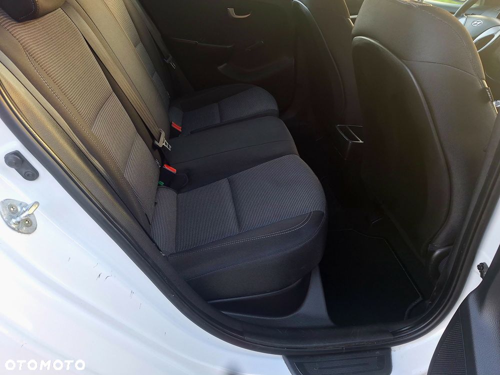 Hyundai i30 1.4 Trend - 12