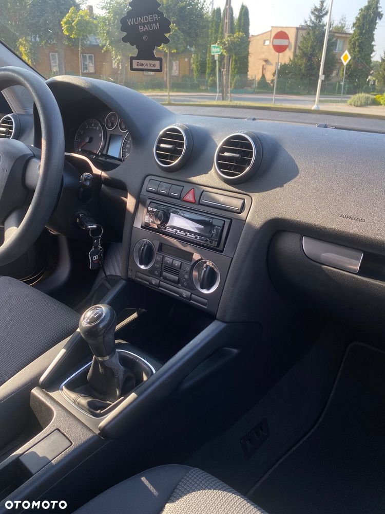 Audi A3 1.6 Ambiente - 16