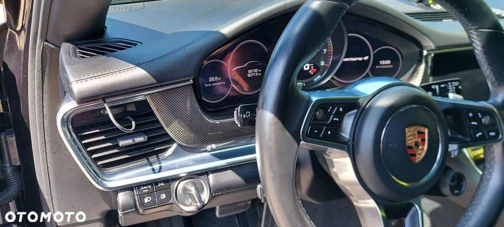 Porsche Panamera 4 E-Hybrid - 35