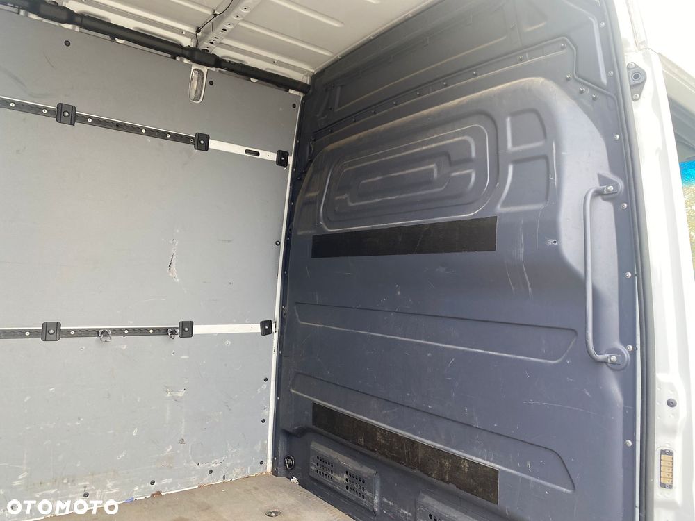 Mercedes-Benz Sprinter 319 - 10