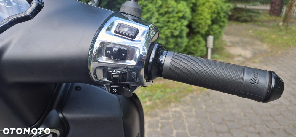 Vespa GTS - 19