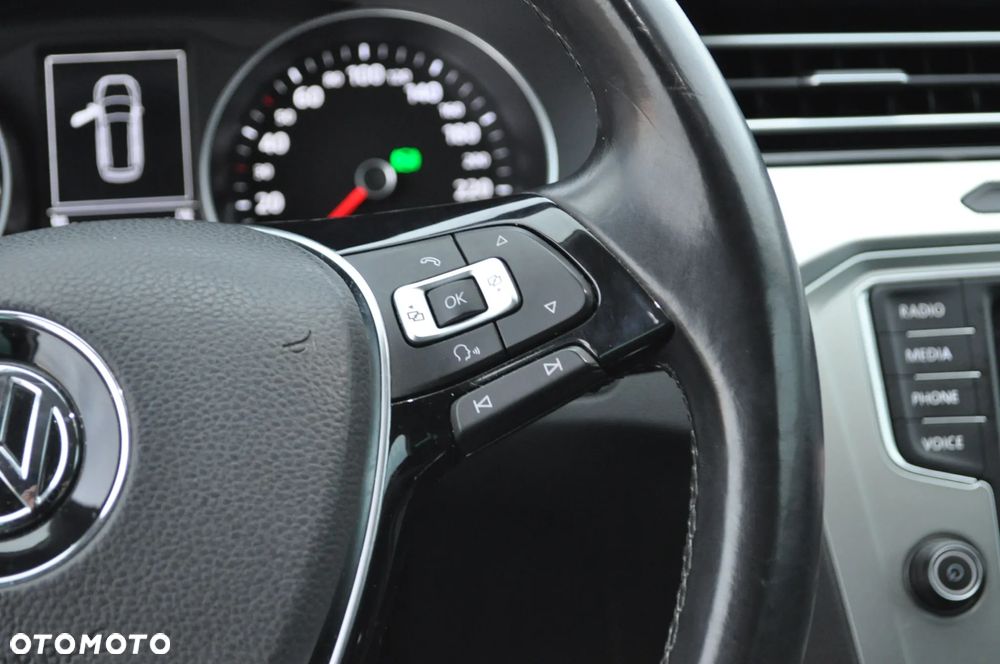 Volkswagen Passat 1.6 TDI (BlueMotion Technology) DSG Comfortline - 31