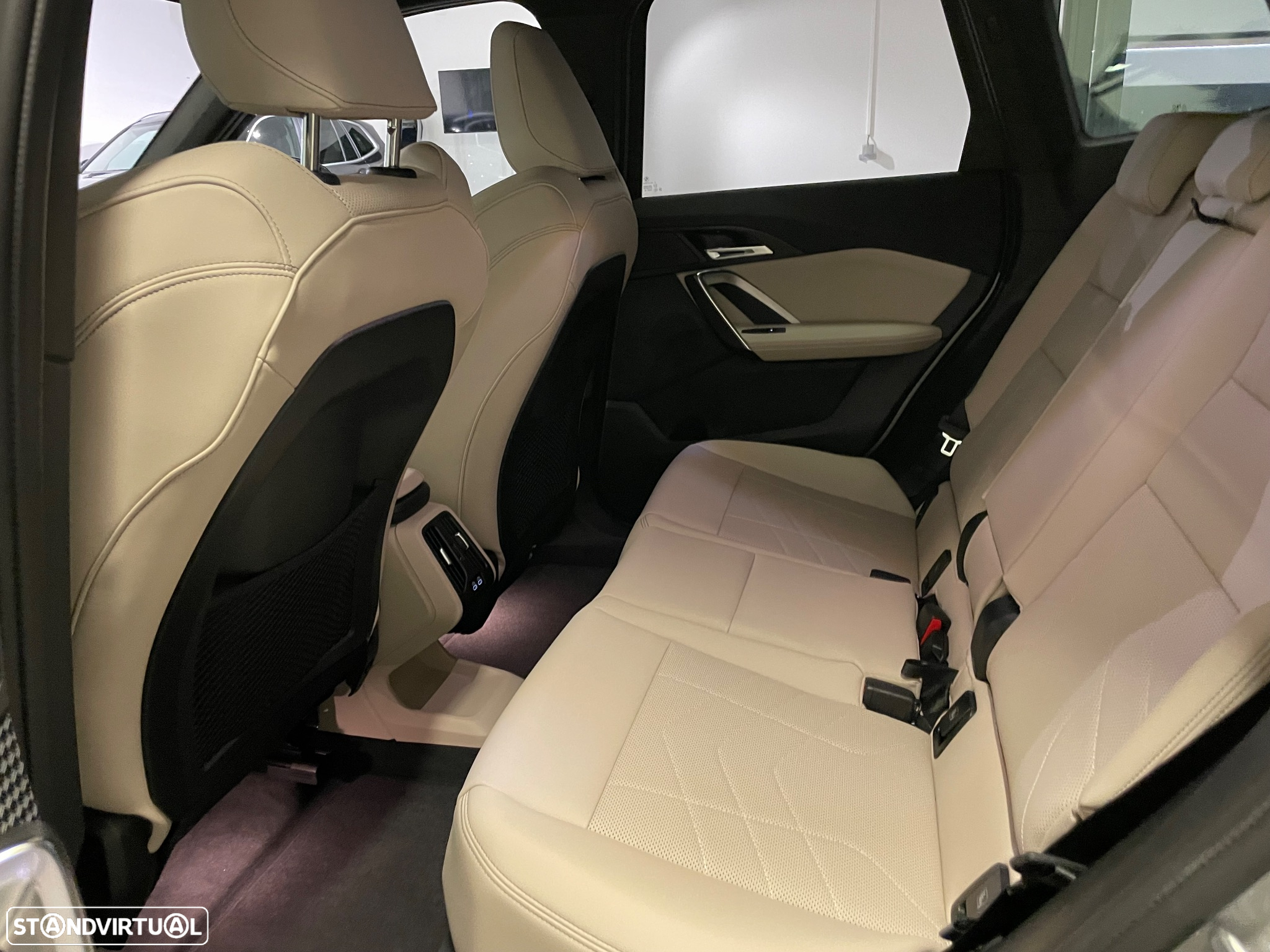 BMW iX1 xDrive30 Pack Desportivo M - 12