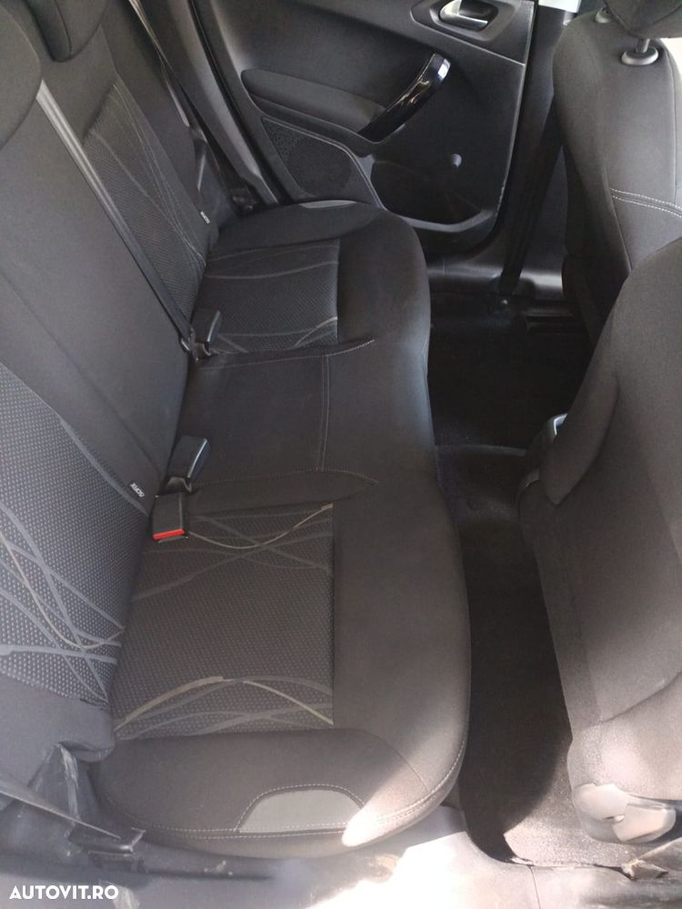 Peugeot 208 e-HDi 92 Stop&Start Active - 4