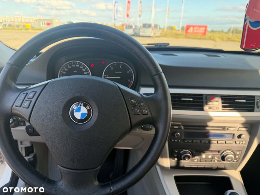 BMW Seria 3 320d DPF - 23